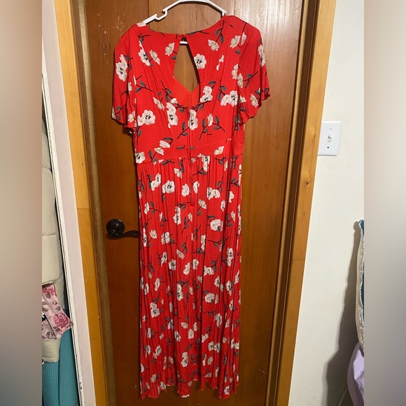 Red/pink colored high low romper from torrid - Picture 4 of 4